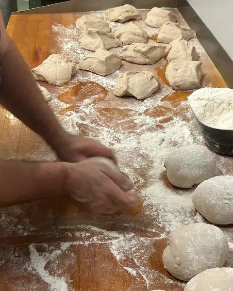 Teig, von Hand geformt